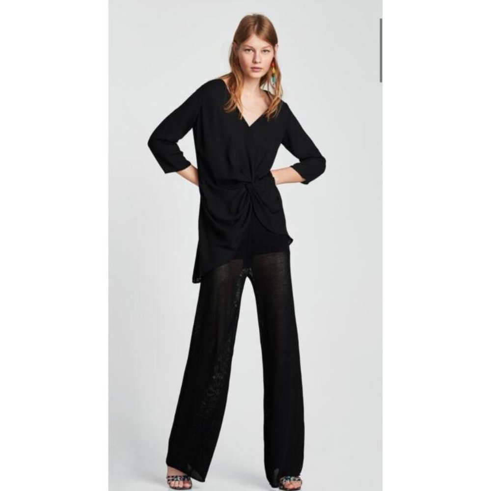 NWT zara blouse womens Medium Asymmetric knotted blouse v-neck black embellished